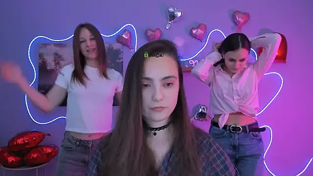 Snapshot of jenna_elayne chatting on 02-18-26, 10:00 jenna elayne online show from 02-18-26, 10:00