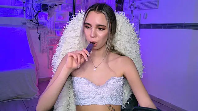 KimPorins online show from 03-18-26, 04:54