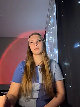 Snapshot of nelli_lux_ chatting on 12-15-25, 08:35 nelli lux online show from 12-15-25, 08:35