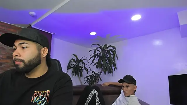 HotThreesoome online show from 12-14-25, 01:16