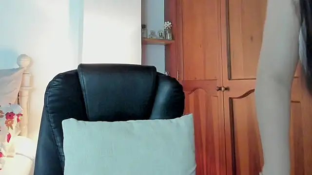 EmiHarrys online show from 04-16-26, 09:39