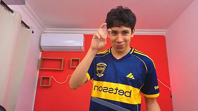 Neo Twink online show from 04-17-26, 07:06