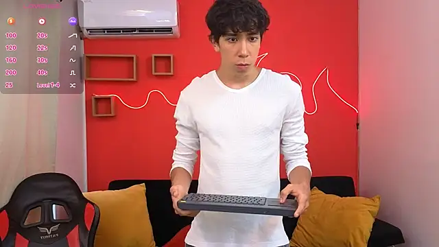 Neo Twink online show from 05-28-26, 07:11