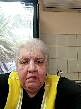 Snapshot of HapinessLovee chatting on 12-17-25, 12:55 HapinessLovee online show from 12-17-25, 12:55