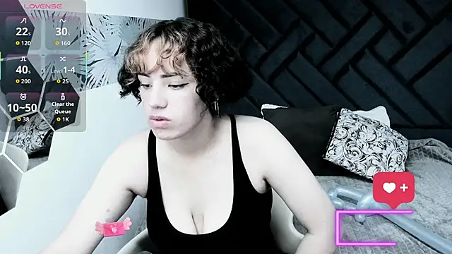 Kiara Fox   online show from 12-17-25, 08:59