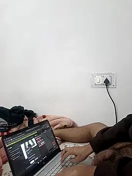 Snapshot of Bigdickboy2406 chatting on 12-14-25, 06:23 Bigdickboy2406 online show from 12-14-25, 06:23