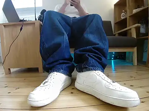 Snapshot of jonas_camboy chatting on 05-17-26, 12:23 jonas camboy online show from 05-17-26, 12:23