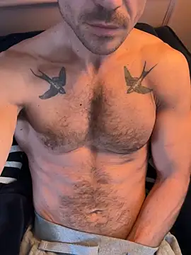 Snapshot of jack-the-dad chatting on 12-05-25, 10:35 jack-the-dad online show from 12-05-25, 10:35