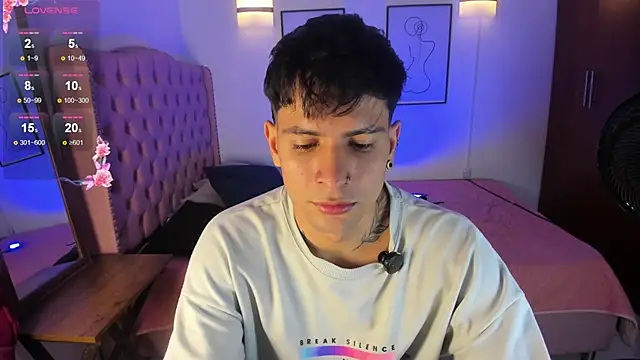 vaalentiino online show from 03-30-26, 06:42