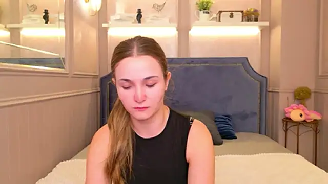 Lina Sinerz online show from 06-24-26, 04:06