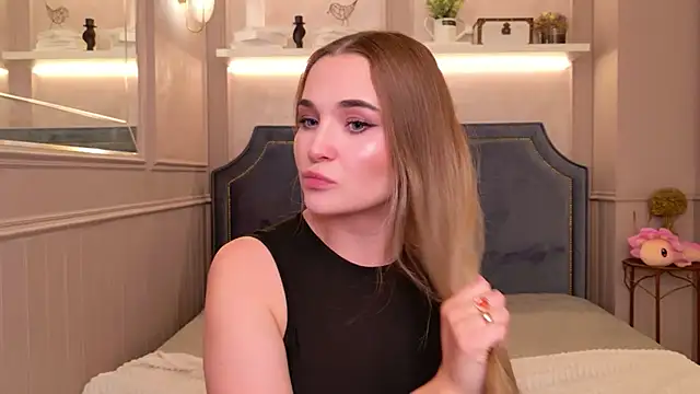 Lina Sinerz online show from 06-25-26, 04:12