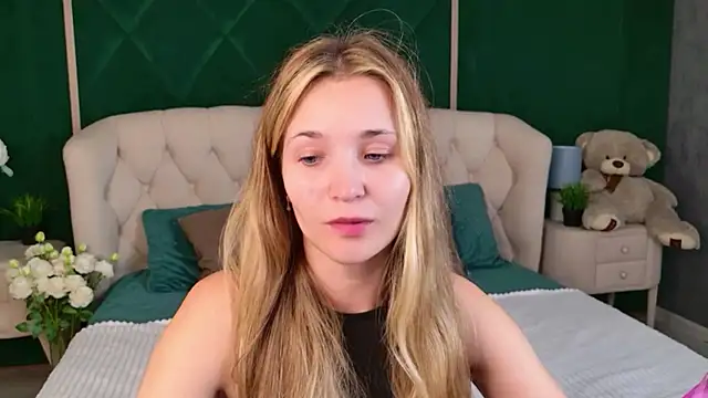 Lina Sinerz online show from 07-23-26, 03:43