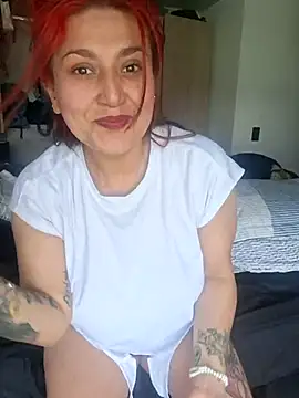 Magenta Moon online show from 02-18-26, 06:48