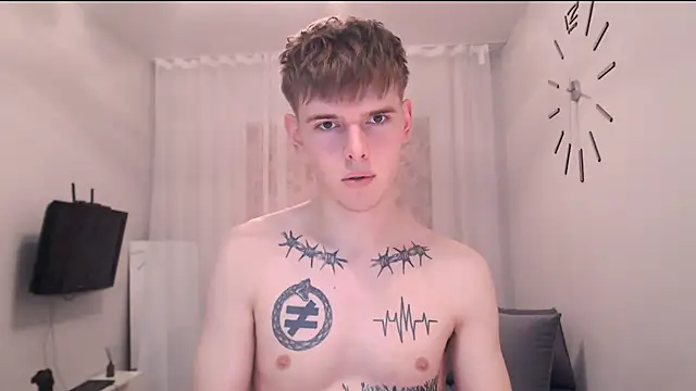 Snapshot of Fredd_Xanders chatting on 05-20-26, 04:51 Fredd Xanders online show from 05-20-26, 04:51