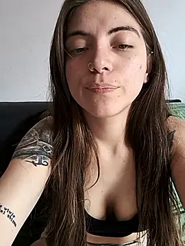 Snapshot of Ceciihot chatting on 01-06-26, 04:00 Ceciihot online show from 01-06-26, 04:00