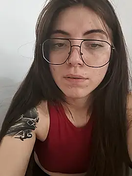 Snapshot of Ceciihot chatting on 01-13-26, 04:23 Ceciihot online show from 01-13-26, 04:23