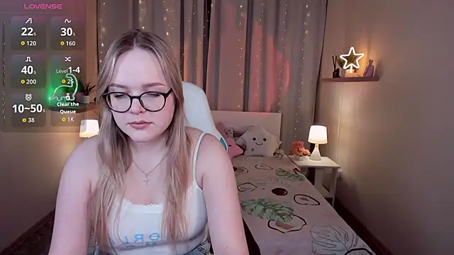 Snapshot of SallyPratt chatting on 12-15-25, 12:53 SallyPratt online show from 12-15-25, 12:53