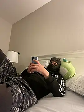 phantom898983 online show from 02-04-26, 05:24