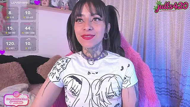 Snapshot of Julls420_ chatting on 05-16-26, 03:58 Julls420 online show from 05-16-26, 03:58