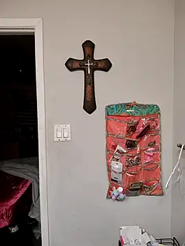 Snapshot of SpiderRose chatting on 02-10-26, 05:44 SpiderRose online show from 02-10-26, 05:44