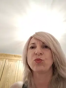 AhlyssaLove1155 online show from 07-29-26, 07:01