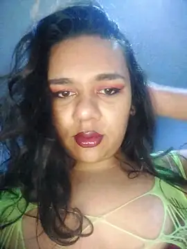 Snapshot of thebomb07 chatting on 12-17-25, 01:28 thebomb07 online show from 12-17-25, 01:28