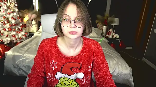 Snapshot of CharlyWines chatting on 12-15-25, 08:02 CharlyWines online show from 12-15-25, 08:02