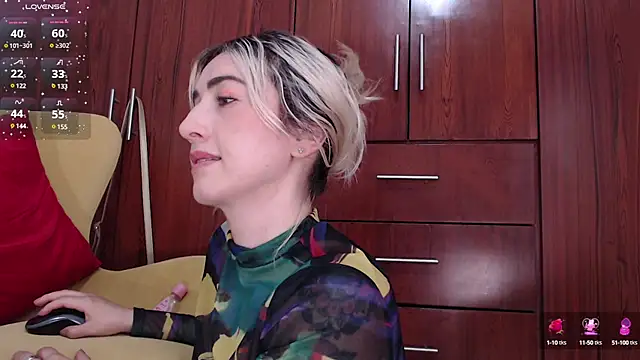 Snapshot of carly_grasso chatting on 02-26-25, 02:48 carly grasso online show from 02-26-25, 02:48