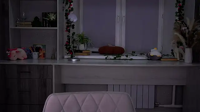 Snapshot of SolBurri chatting on 12-15-25, 02:05 SolBurri online show from 12-15-25, 02:05