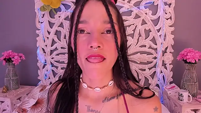 Snapshot of loraineblake chatting on 02-20-26, 02:06 loraineblake online show from 02-20-26, 02:06