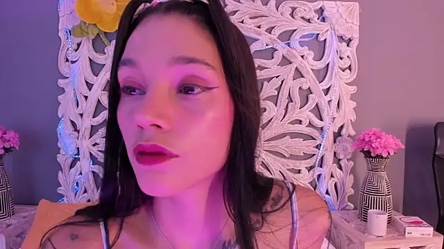 Snapshot of loraineblake chatting on 02-24-26, 01:42 loraineblake online show from 02-24-26, 01:42