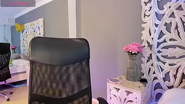 Snapshot of loraineblake chatting on 03-06-26, 01:51 loraineblake online show from 03-06-26, 01:51