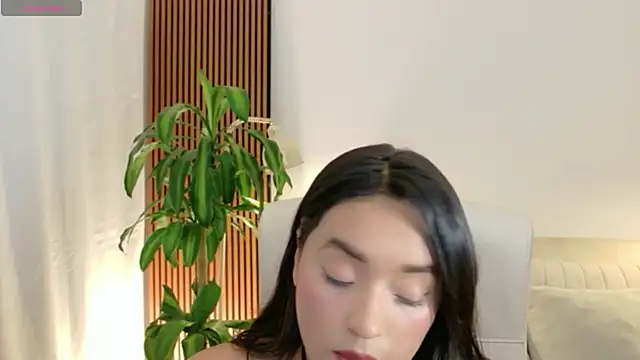 IAM  ZARA online show from 06-11-26, 08:18