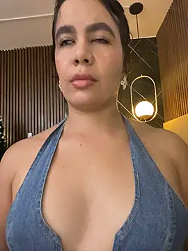 Snapshot of ValentinaEliot chatting on 01-08-26, 01:30 ValentinaEliot online show from 01-08-26, 01:30