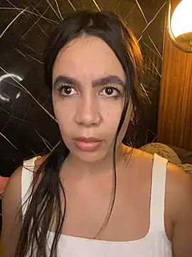 Snapshot of ValentinaEliot chatting on 02-14-26, 02:19 ValentinaEliot online show from 02-14-26, 02:19