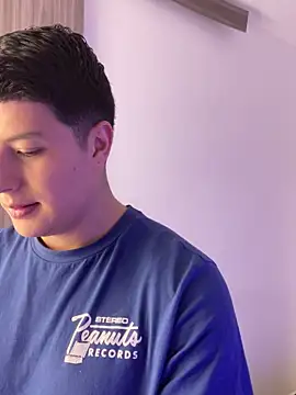 Snapshot of Goldenknight33 chatting on 02-03-26, 02:55 Goldenknight33 online show from 02-03-26, 02:55