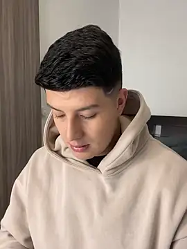 Snapshot of Goldenknight33 chatting on 02-13-26, 01:29 Goldenknight33 online show from 02-13-26, 01:29