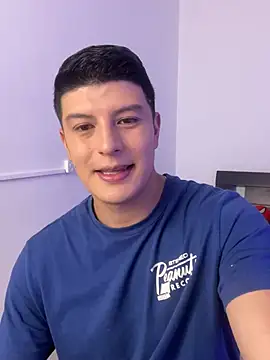 Snapshot of Goldenknight33 chatting on 03-24-26, 02:00 Goldenknight33 online show from 03-24-26, 02:00