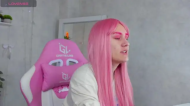 Snapshot of Nedzumi_Sato chatting on 12-18-25, 12:38 Nedzumi Sato online show from 12-18-25, 12:38