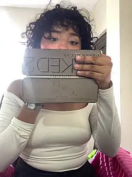 ladulcemary  online show from 04-18-26, 07:40