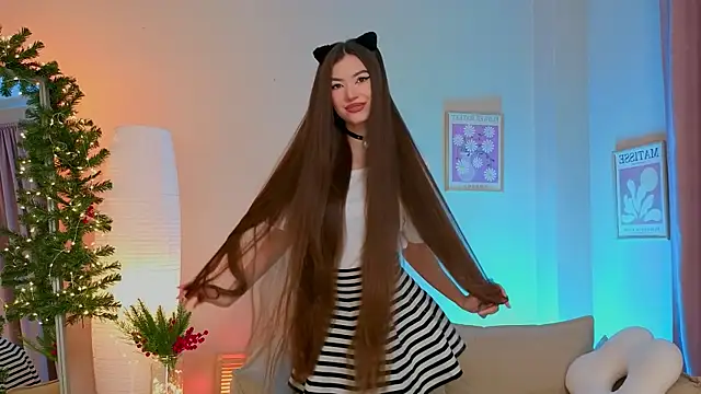 Snapshot of oliviaah_ chatting on 12-18-25, 02:56 oliviaah online show from 12-18-25, 02:56