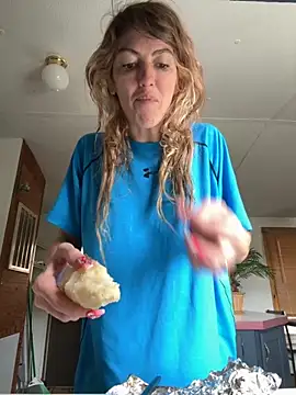 Snapshot of CelestialRuby chatting on 10-06-25, 03:42 CelestialRuby online show from 10-06-25, 03:42