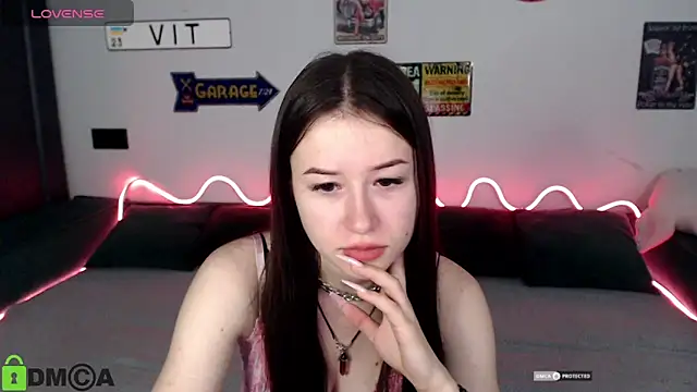 Snapshot of Bellaa_Dream1 chatting on 06-21-26, 01:46 Bellaa Dream1 online show from 06-21-26, 01:46