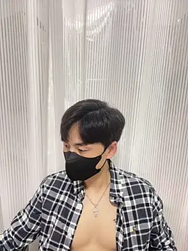 Snapshot of kimze7 chatting on 12-15-25, 02:10 kimze7 online show from 12-15-25, 02:10