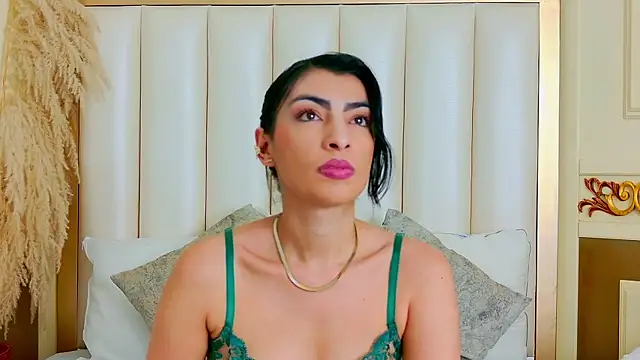 NinnaPiers online show from 07-16-26, 11:49