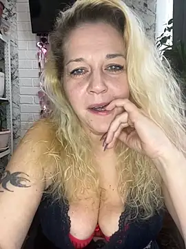 JenniferCarmen online show from 03-09-26, 06:50