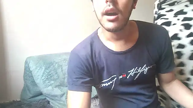 Snapshot of Hot_Contrasts chatting on 01-16-26, 06:12 Hot Contrasts online show from 01-16-26, 06:12