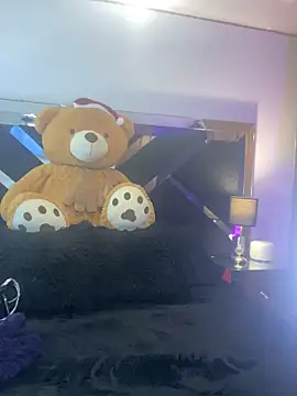 Snapshot of Moon_Magic666 chatting on 12-22-25, 06:27 Moon Magic666 online show from 12-22-25, 06:27