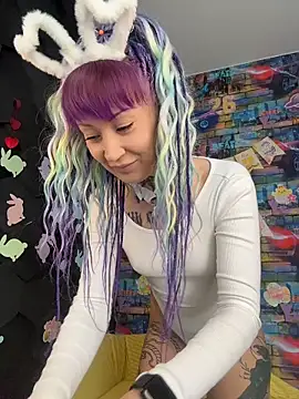 Tattoo  Moon online show from 04-06-26, 12:30