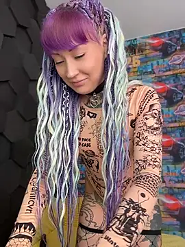 Tattoo  Moon online show from 04-23-26, 12:01